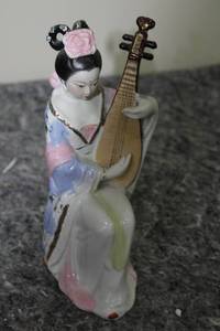 lot 136 image: Chinese Porcelain Figurine of Woman with Pipa