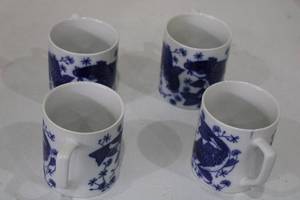 lot 153 image: Set of 4 Blue and White Porcelain Mugs with Fish Design and Matching Lids