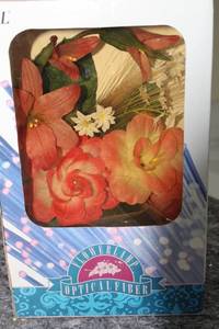 lot 157 image: Flowerline Optical Fiber Floral Arrangement