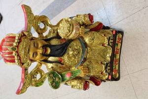 lot 283 image: Large Chinese God of Wealth Statue with Gold Finish