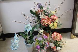 lot 352 image: Collection of Artificial Floral Arrangements in Assorted Vases