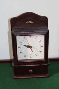 lot 9 image: Vintage Wooden Letter Holder with Clock
