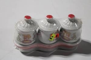 lot 375 image: Set of 3 Vintage Chinese Porcelain Spice Containers with Lids