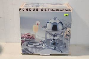 lot 380 image: UFO Deluxe Type Fondue Set with Serving Forks