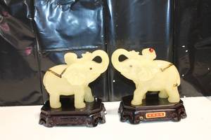 lot 407 image: Pair of Vintage Chinese Carved Soapstone Elephant Statues