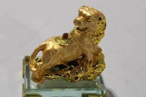 lot 420 image: Gold-Plated Feng Shui Tiger Statue with Red Gem