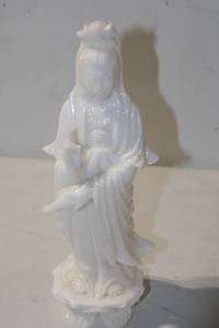 lot 434 image: Vintage White Porcelain Statue of Guanyin Bodhisattva
