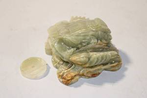 lot 436 image: Antique Jadeite Frog Statue with Round Base