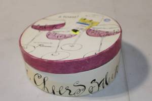 lot 469 image: Set of 4 Rosanna Cheers Dessert Plates with Wine Glass Design