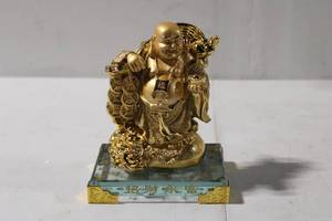 lot 480 image: Golden Lucky Buddha Figurine with Mirrored Base