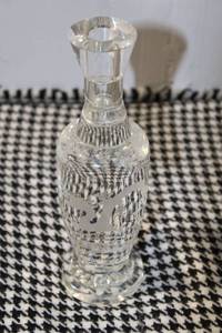 lot 498 image: Vintage Crystal Decanter with Engraved Design