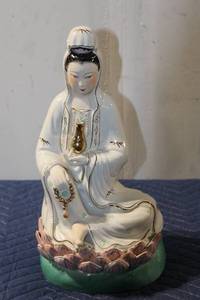 lot 502 image: Vintage Chinese Porcelain Guanyin Figurine with Lotus Base