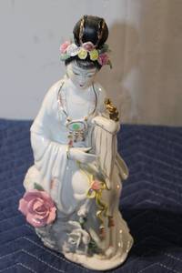 lot 519 image: Vintage Porcelain Figurine of Lady with Flowers and Harp