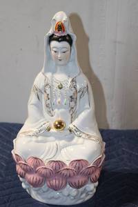 lot 523 image: Vintage Porcelain Statue of Guanyin with Lotus Base