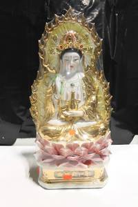 lot 553 image: Exquisite Gold and Porcelain Buddha Figurine