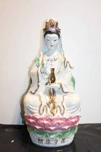 lot 557 image: Porcelain Guan Yin Figurine with Gold Detailing