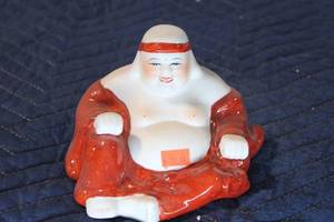 lot 584 image: Ceramic Happy Buddha Figurine in Red Robes - 5 Inches Tall