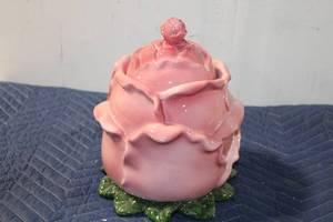 lot 595 image: Handcrafted Pink Rose Shaped Ceramic Container with Green Leaf Base