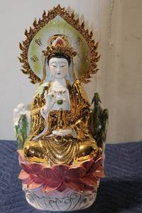 lot 625 image: Beautifully Crafted Gold and Porcelain Buddha Statue