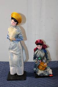 lot 770 image: Pair of Traditional Vietnamese Costume Dolls