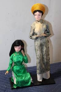 lot 771 image: Set of 2 Vietnamese Traditional Attire Display Dolls