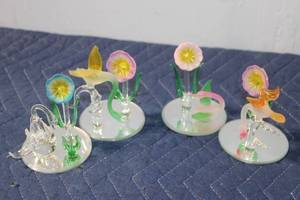 lot 814 image: Collection of 4 Elegant Glass Figurines with Flower and Animal Designs