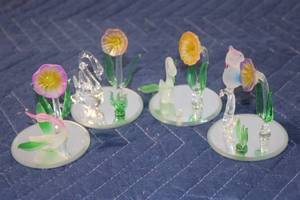 lot 817 image: Set of 4 Glass Animal Figures with Floral Accents
