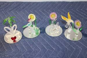 lot 821 image: Set of 4 Glass Figurines with Floral and Animal Designs