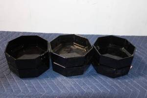 lot 826 image: Set of 5 Black Octagonal Dish Bowls