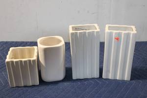 lot 829 image: Set of 3 Ceramic White Planters and 1 Vase