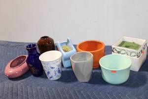 lot 842 image: Collection of 8 Assorted Ceramic Planters and Vases