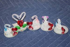 lot 850 image: Set of 5 Glass Figurines with Heart and Animal Designs