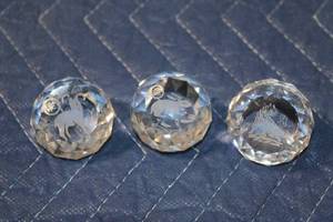 lot 854 image: Set of 3 Zodiac Animal Crystal Paperweights