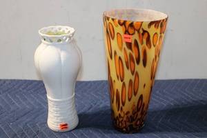 lot 861 image: Pair of Decorative Vases Leopard Print and White Ceramic