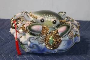 lot 868 image: Intricate Ceramic Crab Figurine with Gold Detailing