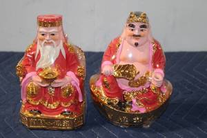 lot 911 image: Set of Chinese Gold God of Fortune and Wealth Figurines