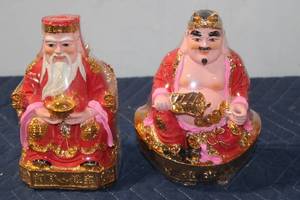 lot 912 image: Pair of Chinese God of Wealth Figurines with Gold Detailing