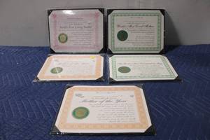lot 944 image: Set of 5 Mother Recognition Award Plaques