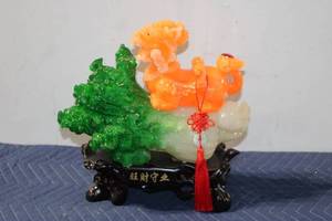 lot A-1005 image: Oriental Style Orange and Green Foo Lion with Stand
