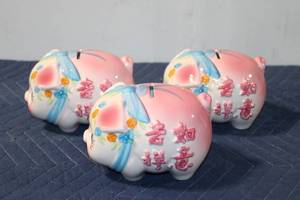 lot 1012 image: Set of 3 Decorative Ceramic Piggy Banks with Floral Accents