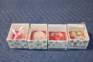 lot 1088 image: Set of 4 Miniature Glass Ornaments with Intricate Designs