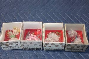 lot 1089 image: Set of 4 Handcrafted Glass Miniature Swan Ornaments