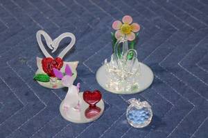 lot 1095 image: Assorted Crystal and Glass Figurine Collection