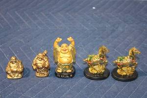 lot 1155 image: Set of 5 Gold-Colored Figurines Buddha and Horses