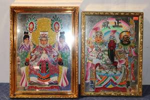 lot 1176 image: Pair of Reverse Glass Paintings with Gold Framed Depictions
