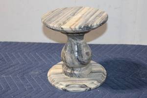 lot 1215 image: 6-Inch Tall Black and White Marble Pedestal Stand