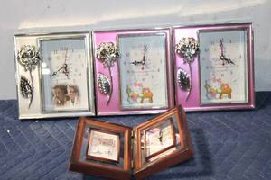 lot 1218 image: Set of Floral and Character Theme Desk Clocks