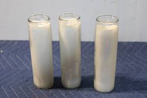 lot 1237 image: Set of 3 Plain White Glass Candles
