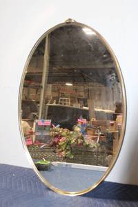 lot 1248 image: Vintage Oval Wall Mirror with Brass Frame