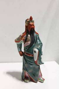 lot 689 image: Detailed Chinese Warrior Porcelain Figurine